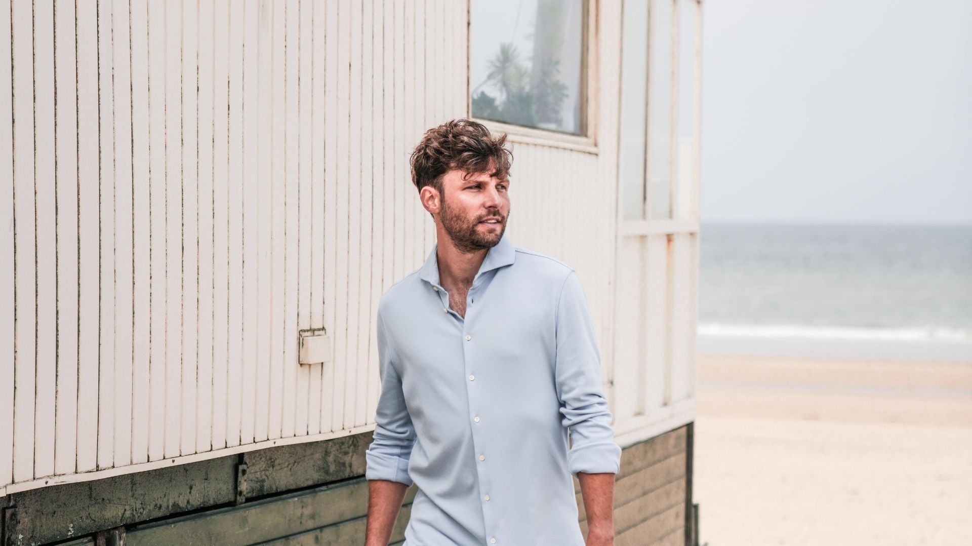 Hoe draag je een overhemd casual?